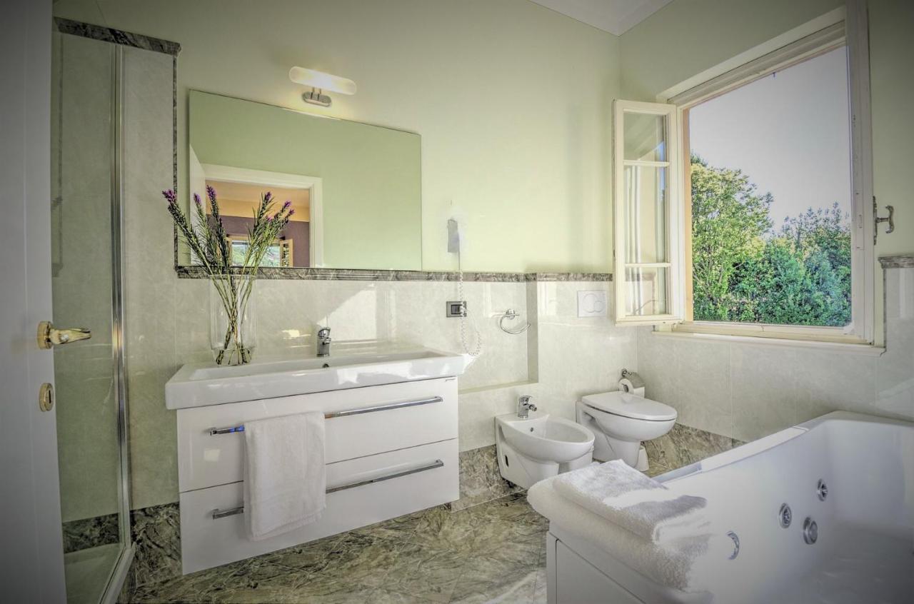 Lucca Cycling Holidays Il Tiglio Rooms SantʼAndrea di Compito Zewnętrze zdjęcie